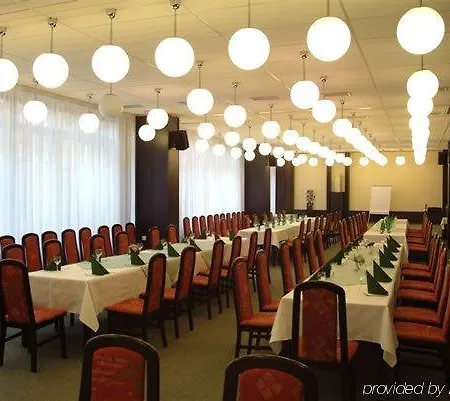 Hotel Central 4* بلزن