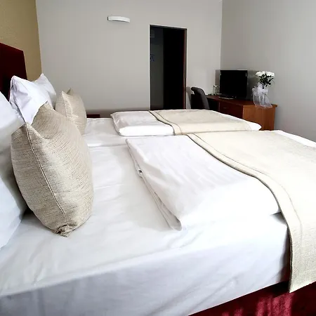 Hotel Central 4* بلزن