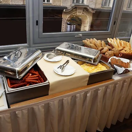 فندق Hotel Central بلزن