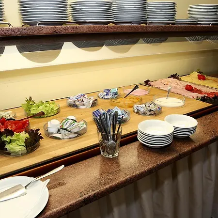 Hotel Central 4* بلزن