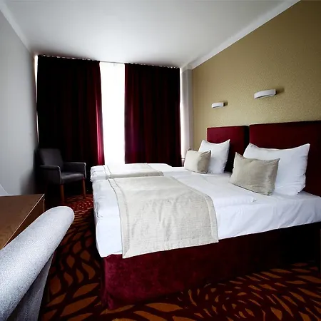 Hotel Central فندق 4*