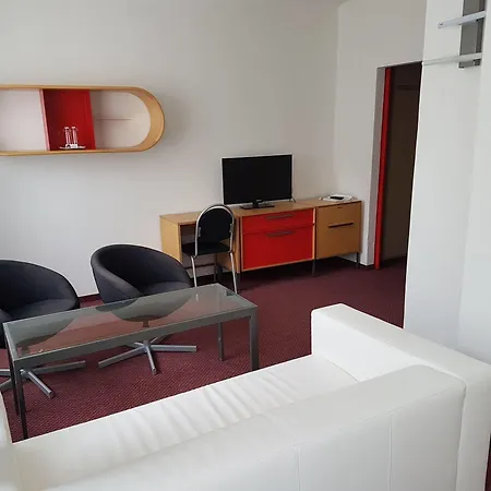 Hotel Central فندق 4*