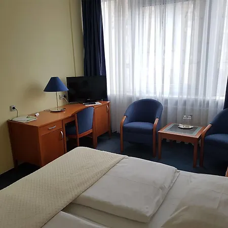 Hotel Central 4* بلزن