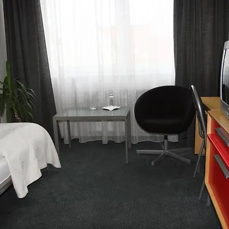 فندق Hotel Central 4*